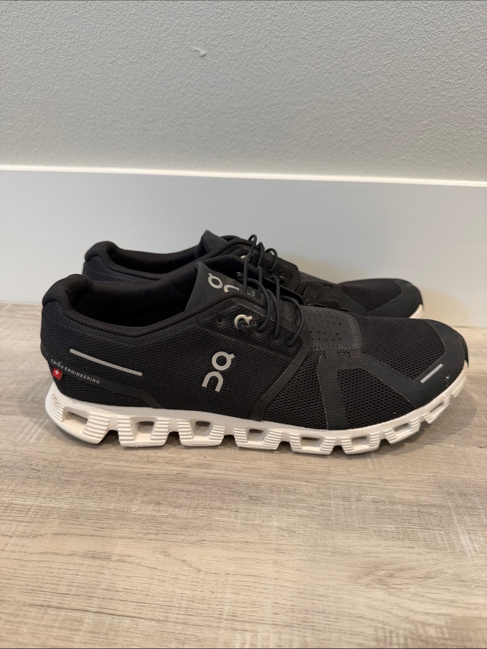 Men’s On Cloud cloud 5 black sneaker size 10